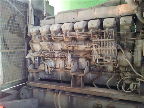 三菱S12柴油發(fā)動機(jī)前部裝置的解體、檢修