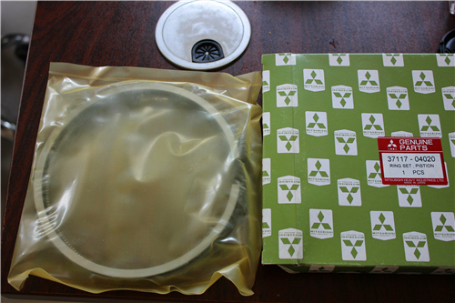 三菱12R發(fā)動機(jī)活塞