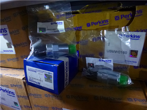 珀金斯1206E柴油機(jī)T410145柴油燃油泵、溫度感應(yīng)傳感器、燃料過(guò)濾器