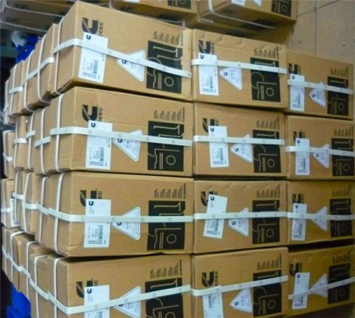 抽沙船QSK60康明斯發(fā)動機配件庫存?zhèn)}庫