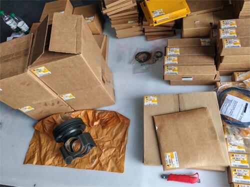 卡特彼勒攤鋪機(jī)配件全解析:道路施工的得力助手！